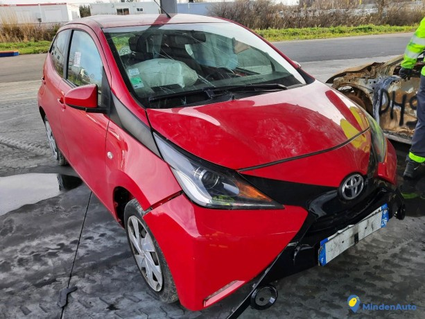 toyota-aygo-ii-10-vvt-i-69-x-play-big-0