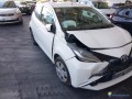 toyota-aygo-ii-10-vvt-i-69-essence-small-2