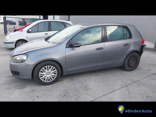 volkswagen-golf-vi-5k-16-tdi-105-gazole-big-0