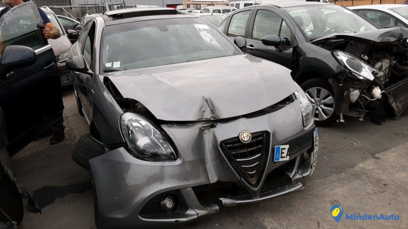 alfa-romeo-giulietta-big-3