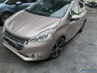 PEUGEOT 208 1.6 HDI 92 FELINE Réf : 321539