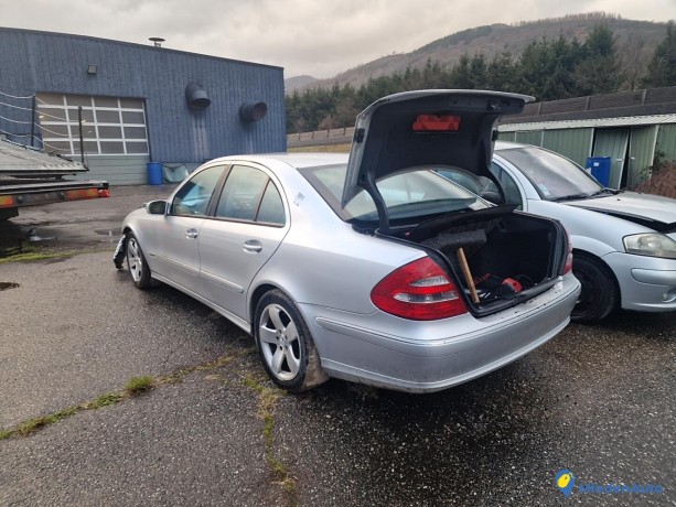 mercedes-classe-e-w211-270cdi-175-avantgarde-edition-big-2