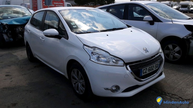 peugeot-208-cz-602-sq-big-2