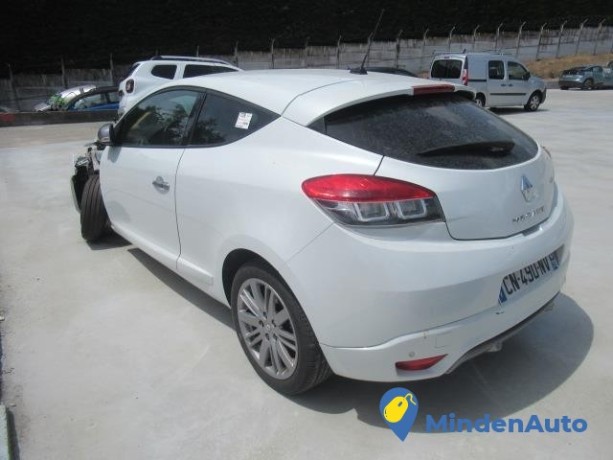 renault-megane-3-phase-2-coupe-big-2