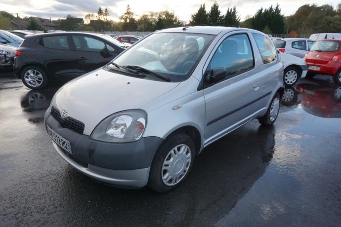 toyota-yaris-1-big-14