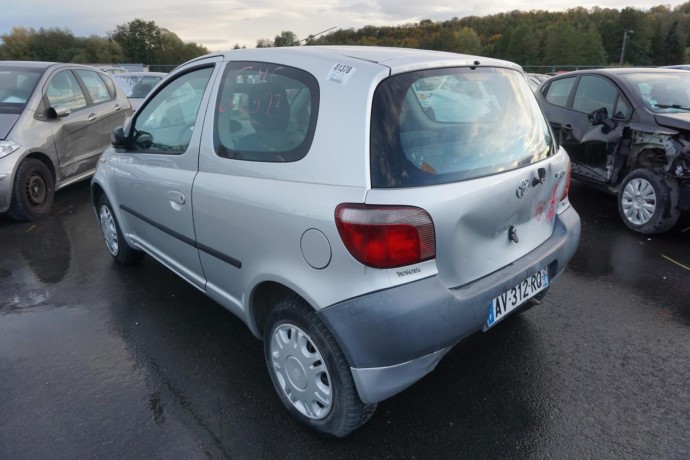 toyota-yaris-1-big-16