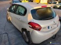 peugeot-208-12-puretech-110-essence-334971-small-2