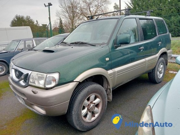 nissan-terrano-27-tdi-exterieur-big-0