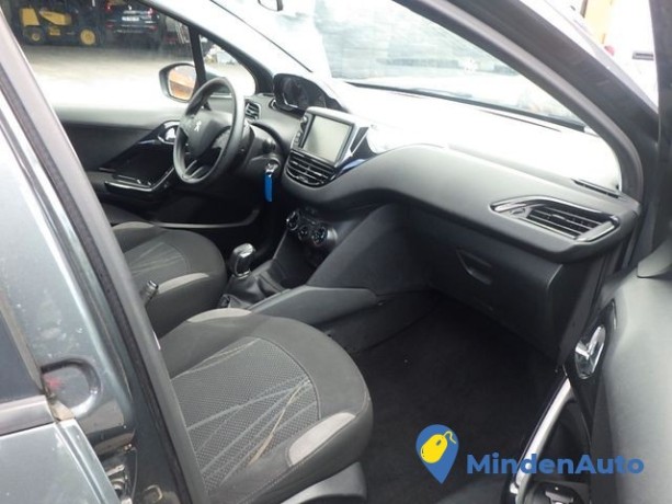 peugeot-208-12-active-puretech-82-big-4