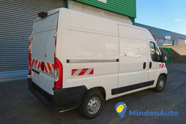 peugeot-boxer-20-hdi-130-big-3