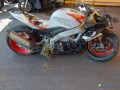 aprilia-tuono-v4-essence-small-1