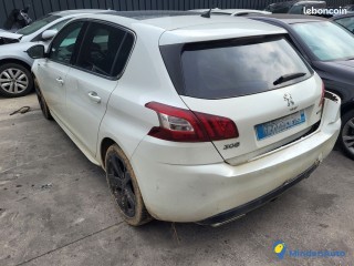 Peugeot 308 blue-hdi 120cv GT-line accidentée