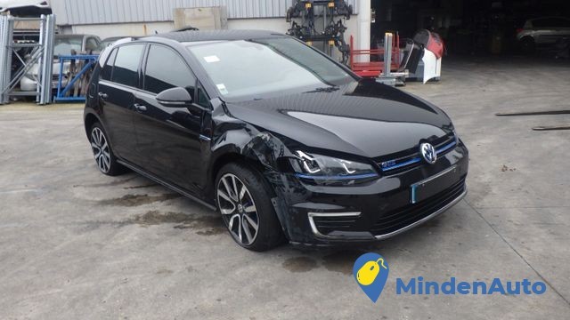 volkswagen-golf-14-tsi-dsg-gte-big-2