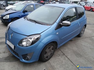 RENAULT TWINGO II 1.2I -75 LEV - ESSENCE