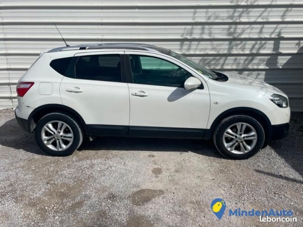 nissan-qashqai-16-dci-130ch-fap-stopstart-connect-edition-big-2