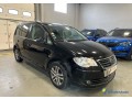 volkswagen-touran-20tdi-140cv-dsg-small-3