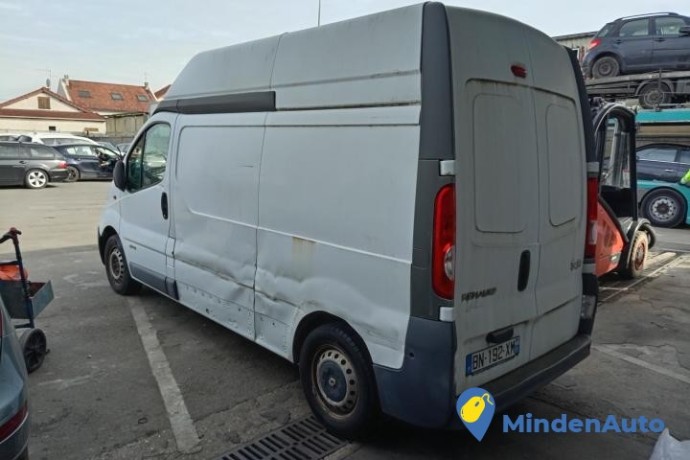 renault-trafic-20dci-115-big-2