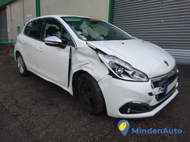 peugeot-208-stecargo-15-hdi-100-big-1