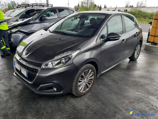 peugeot-208-12i-puretech-83-signature-ref-319934-big-0