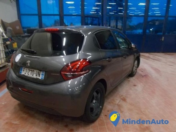 peugeot-208-12l-vti-85-big-3