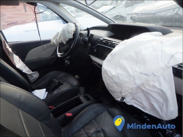 citroen-c4-grand-picassospacetourer-shine-16-bluehdi-120-big-4