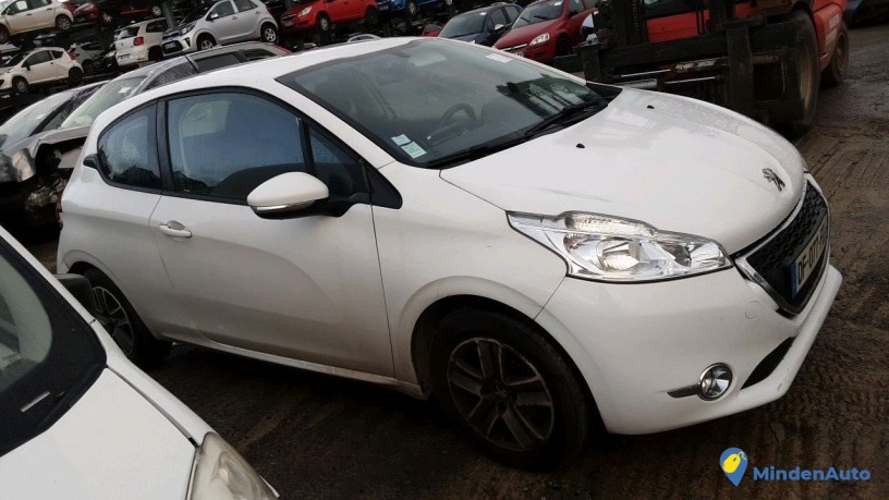 peugeot-208-df-077-fd-big-2