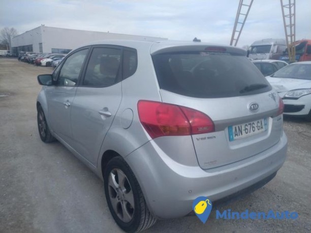 kia-venga-14l-crdi-90-big-2