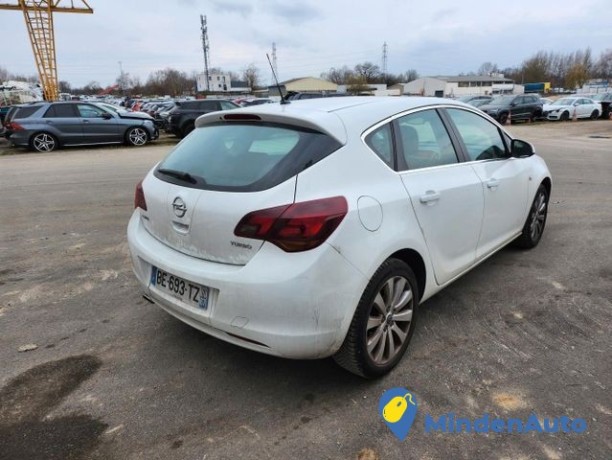 opel-astra-j-14l-140ch-big-2