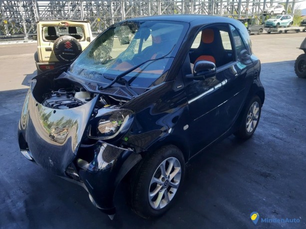 smart-fortwo-coupe-10i-business-ref-327376-big-3