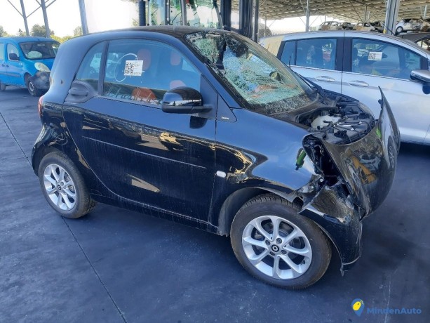 smart-fortwo-coupe-10i-business-ref-327376-big-2