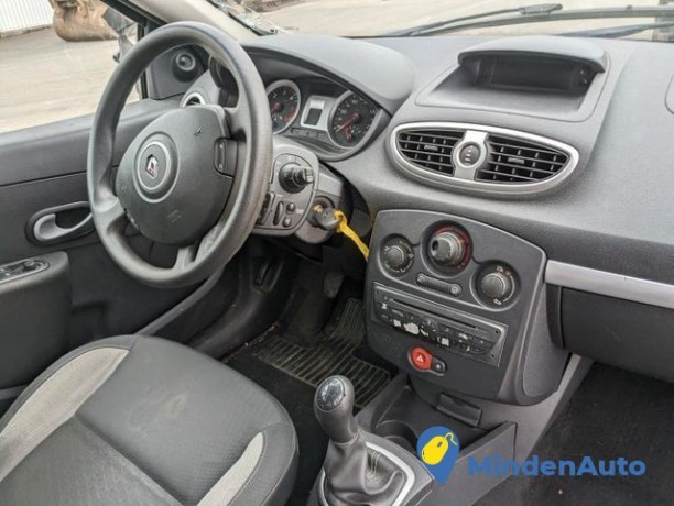 renault-clio-iii-15l-dci-68-big-4