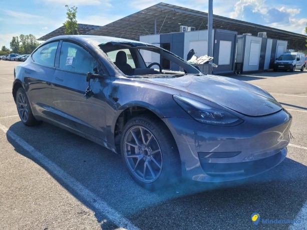 tesla-model-3-standard-plus-rwd-ref-328092-big-1