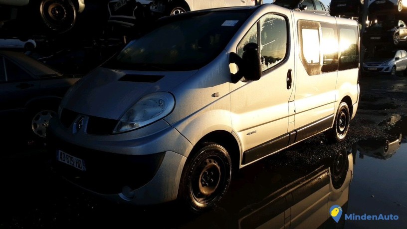 renault-trafic-ad-879-hd-big-3