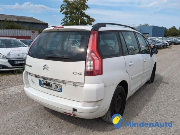 citroen-grand-c4-picasso16-hdi-109-auto-big-3