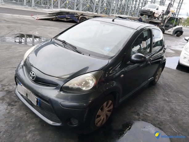 toyota-aygo-10-vvt-i-68-ref-333423-big-0