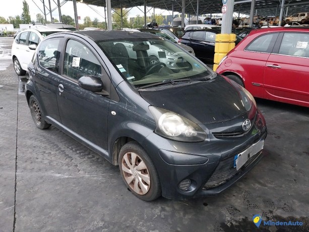 toyota-aygo-10-vvt-i-68-ref-333423-big-1