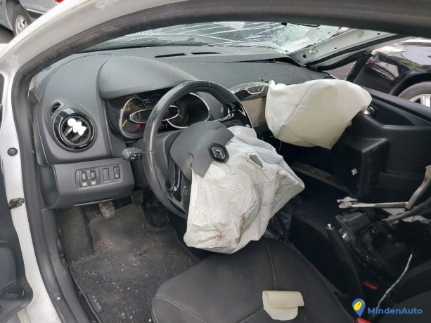 renault-clio-iv-15-dci-75-euro6-gazole-332567-big-4