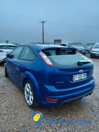 ford-focus-25i-st-225-ey422-big-0