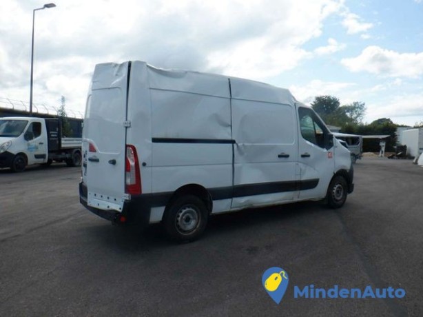 renault-master-23-dci-135-ch-l2h2-big-2