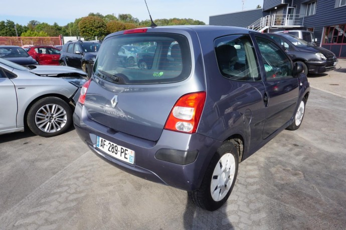 renault-twingo-2-big-13