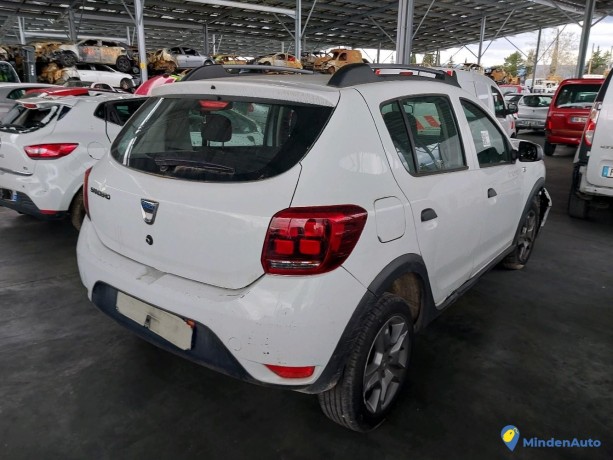 dacia-sandero-stepway-10-sce-75-urb-essence-big-1