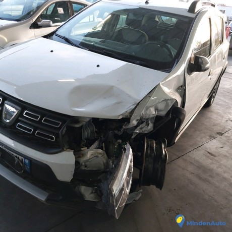 dacia-sandero-ii-09-tce-90-stepway-essence-big-3