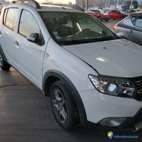 dacia-sandero-ii-09-tce-90-stepway-essence-big-0