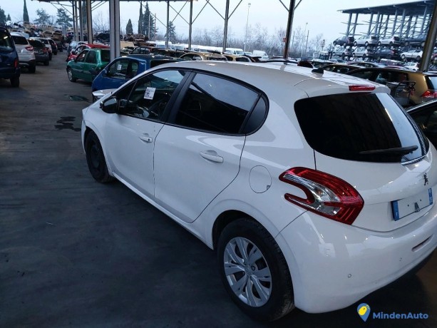 peugeot-208-14-hdi-68-style-gazole-big-0