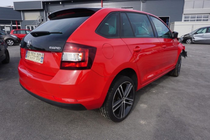 skoda-rapid-spaceback-big-11