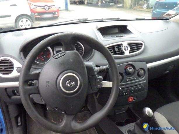 renault-clio-iii-soc-phase-2-3p-15-dci-75ch-big-4