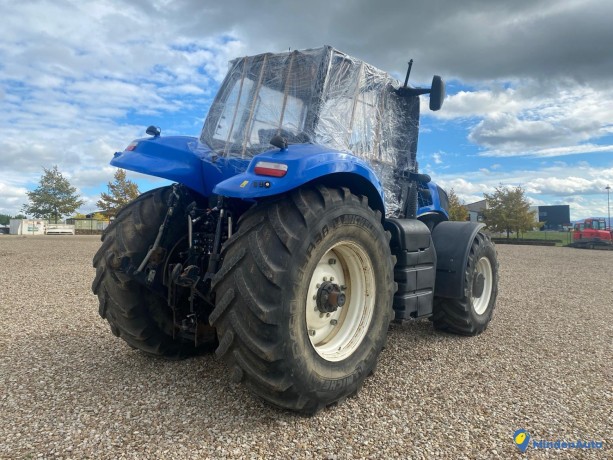 new-holland-t8360-big-3