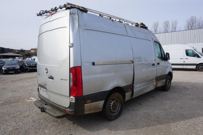 mercedes-sprinter-3-big-9