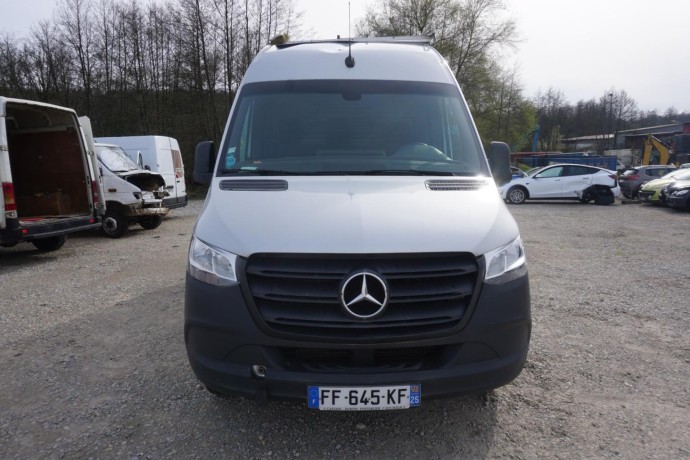 mercedes-sprinter-3-big-13