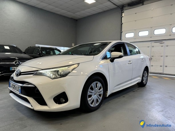 toyota-avensis-16d-4d-112cv-de-2017-big-0